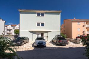 Apartments with parking space Baska, Krk - 23726