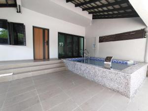 D Laman Santai 17Pax 5R4B Near TC Beach