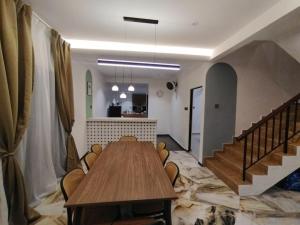 D Laman Santai 17Pax 5R4B Near TC Beach