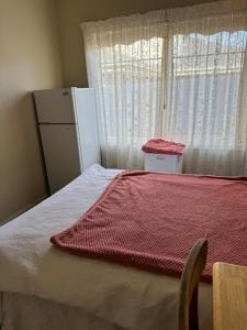 Single room with shared bathroom 2