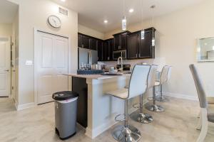Luxury Resort Condo Minutes from Disney 169