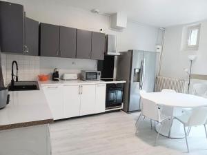 Maisons de vacances maison spacieuse a coulommiers 8 couchages : photos des chambres