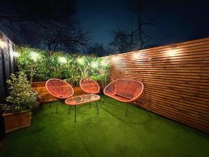 Stylish Kennington apartment near tube with King Bed and garden