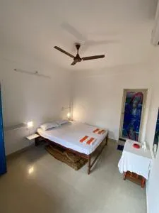 Cheeky monkey - Corgao