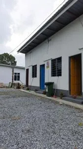 One Mek Bilik Queen - Kampong Alor Ganu