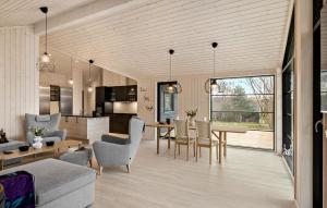 Nice Home In Tisvildeleje With Wifi