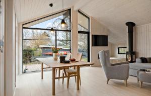Nice Home In Tisvildeleje With Wifi