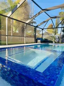 Tropical Luxury Paradise - Fully Renovated in WPB - Palm Beach Farms