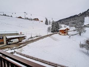 Appartements La Clusaz: Apt pour 8 pers, 2 chambres, parking, wifi, animaux - FR-1-818-26 : photos des chambres