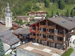 Appartements La Clusaz: Apt pour 8 pers, 2 chambres, parking, wifi, animaux - FR-1-818-26 : Appartement