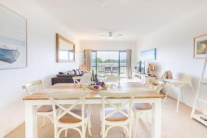 The Dunes 8,38 Marine Dr - complex pool, tennis court and Wi-Fi