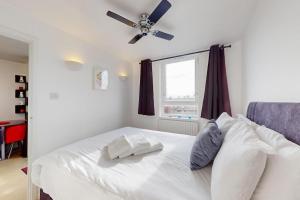 Amazing location 1 BD flat on St Katharines Docks