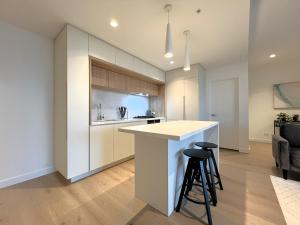 2 BR 1 Study 2 BATH, Southern Cross, Flagstaff, Lvl 65