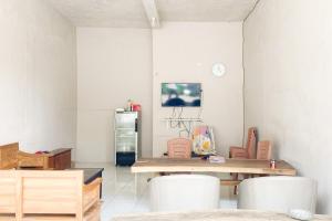 RedDoorz at Ratu Homestay Syariah Near Lippo Mall Banyuwangi