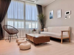 Eunhasu D&M Residence