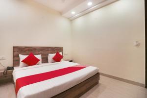 Super Hotel O Comfort Residency Near Artemis Hospital
