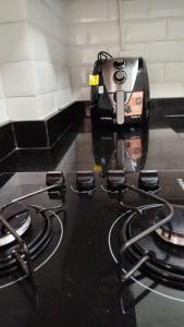 Apart Verdemar Confort com 3 quartos para ate 8 pessoas moderno e funcional e apenas poucos passos da praia