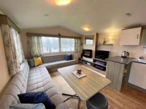 Pass the Keys Cosy Welcoming 3BR in Beautiful Country Park