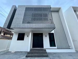 H1-2 Hidden Space Private Pool Villa-บางแสน