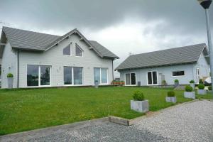 Pensi&oacute;n Les Cabanes De Pareloup Salles-Curan Francia