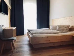 Landgasthof König - Eberstein