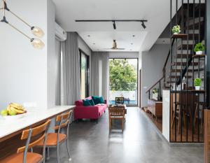 Seven Sands I Oak Wood I Pvt Pool - 2 BHK Duplex