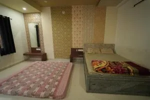 Hotel Pawar Palace And Restaurant - Kelwa