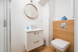 Praga Bliska Pleasant Studio by BookingHost