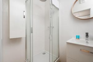 Praga Bliska Pleasant Studio by BookingHost