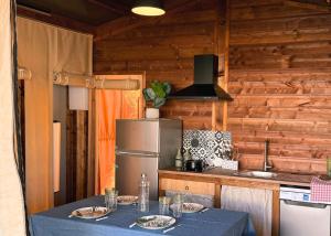 Campings Domaine Residentiel de Plein Air La Plage : Comfort Flower Lodge Cotton Canvas (5 Adults)