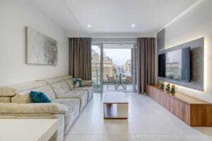 Grand 3BED Burseley Terrace fl8 Swieqi by Homely
