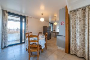 Maisons de vacances Les Coteaux 2 - 5 chambres proche CDG : photos des chambres