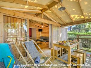 Campings Domaine Residentiel de Plein Air Mas de Champel : Premium Cosyflower (4 Adults)