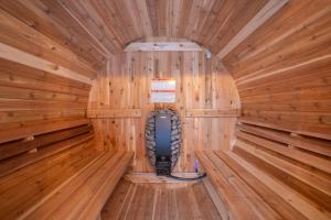 20Percent-off-Intro,15-min-to-SundayRiver,Hot-tub,Sauna,Pet-Kid-Friendly