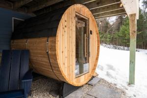 20Percent-off-Intro,15-min-to-SundayRiver,Hot-tub,Sauna,Pet-Kid-Friendly