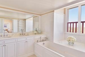 Hotels Hotel Barriere L'Hermitage : photos des chambres
