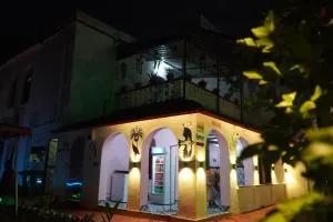 Aarale HomeStay & Cafe - Barddhamān