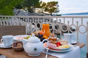Hotel Sunceva Postelja Brela - Luxury studio with balcony and side sea view