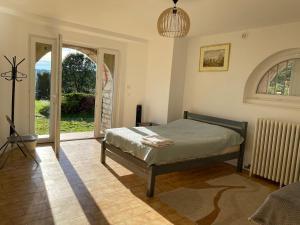 Grande maison et piscine privée
