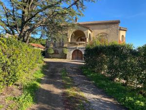 Grande maison et piscine privée