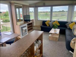 8 Berth 3 bed caravan Golden palm ML9