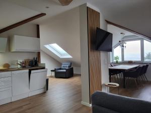 Haus EDDA - Ferienwohnungen mit Garten und Schlossblick