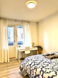 Cozy Room with Private Balcony in Prime location