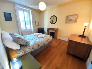 Maisons de vacances Belle Maison centrale 8 pers- patio- wifi : photos des chambres