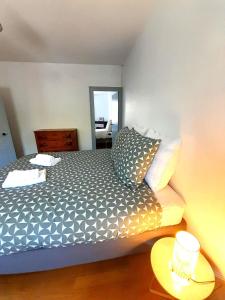 Maisons de vacances Belle Maison centrale 8 pers- patio- wifi : photos des chambres