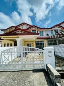 Bayan Homestay Bayan Lepas Penang - Kampong Batu Maung