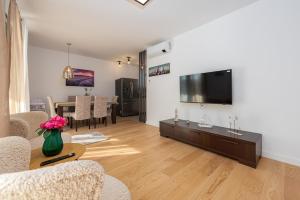 Modern apartment with whirlpool & few steps away from the beach - Borik, Zadar
