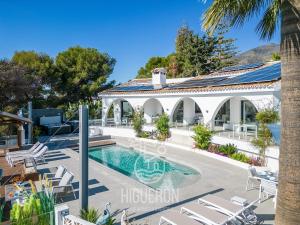 HigueronRentals Centinela
