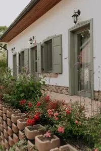 Neidhardt Vendégház - Majs