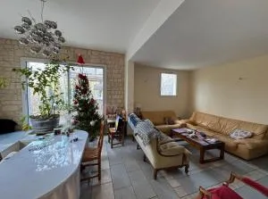 Maison à l'orée du bois - سيسيل